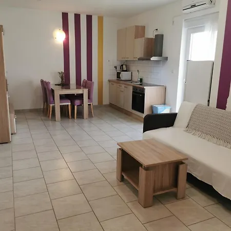 Apartment Riva *