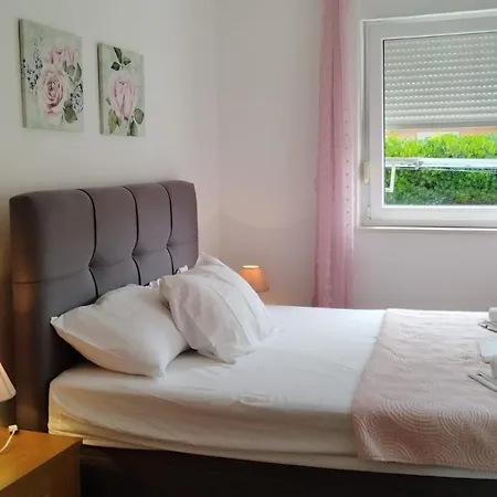 Apartment Riva Povljana