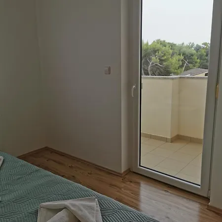 Riva Povljana
